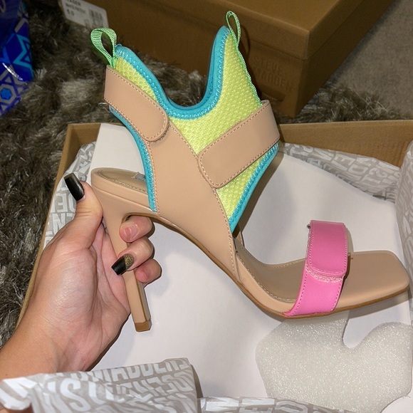 BRAND NEW STEVE MADDEN VIRTUAL TAN/ MUTLI HEELS SIZE 6. MOTIVATED SELLER - Picture 6 of 13